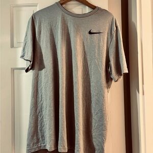 Nike Men's Heather Gray Short Sleeve Tee